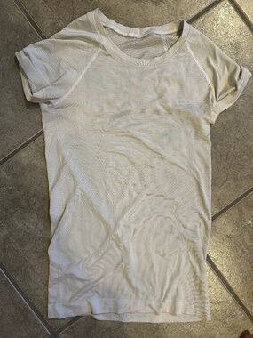 Lululemon grey shirt